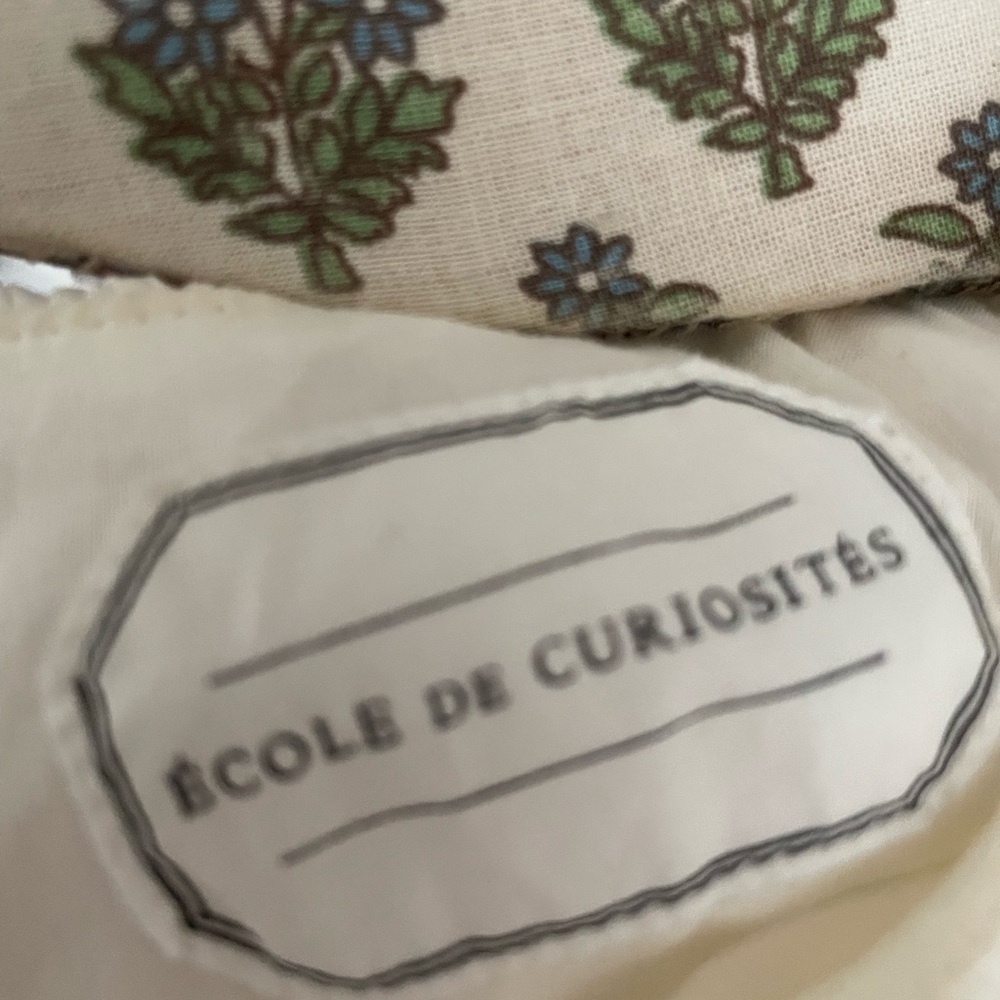 Elegant White Dress ECOLE DE CURIOSITES - Picture 8 of 8